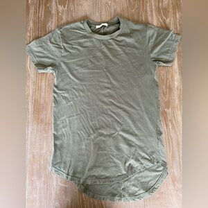 Men’s MNML Long Curved Hem T-shirt Size Small